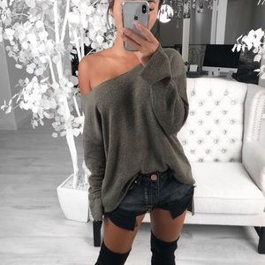 ekattire Tops - SLIEGH— in Olive ekattire Tops - SLIEGH— in Olive